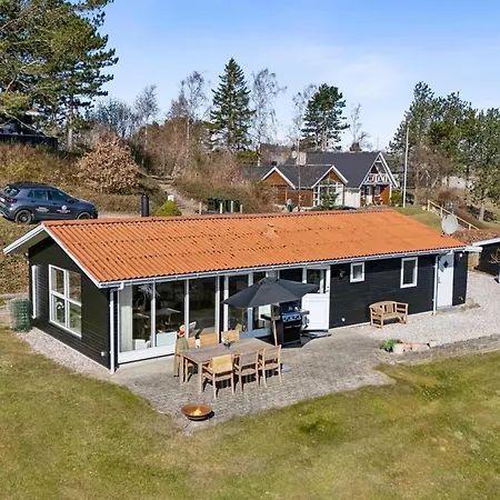 Holiday home Cozy And Child-friendly In A Scenic Area *